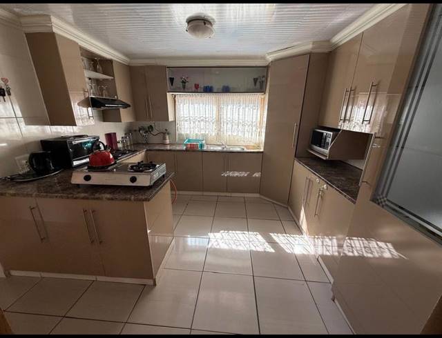 3 BEDROOM HOUSE FOR SALE IN SOUTHFORK